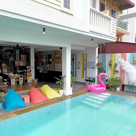 The Place Hostel & Pool Bar