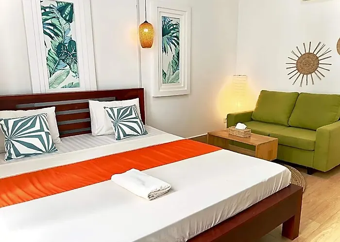 The Place & Pool Bar 4*